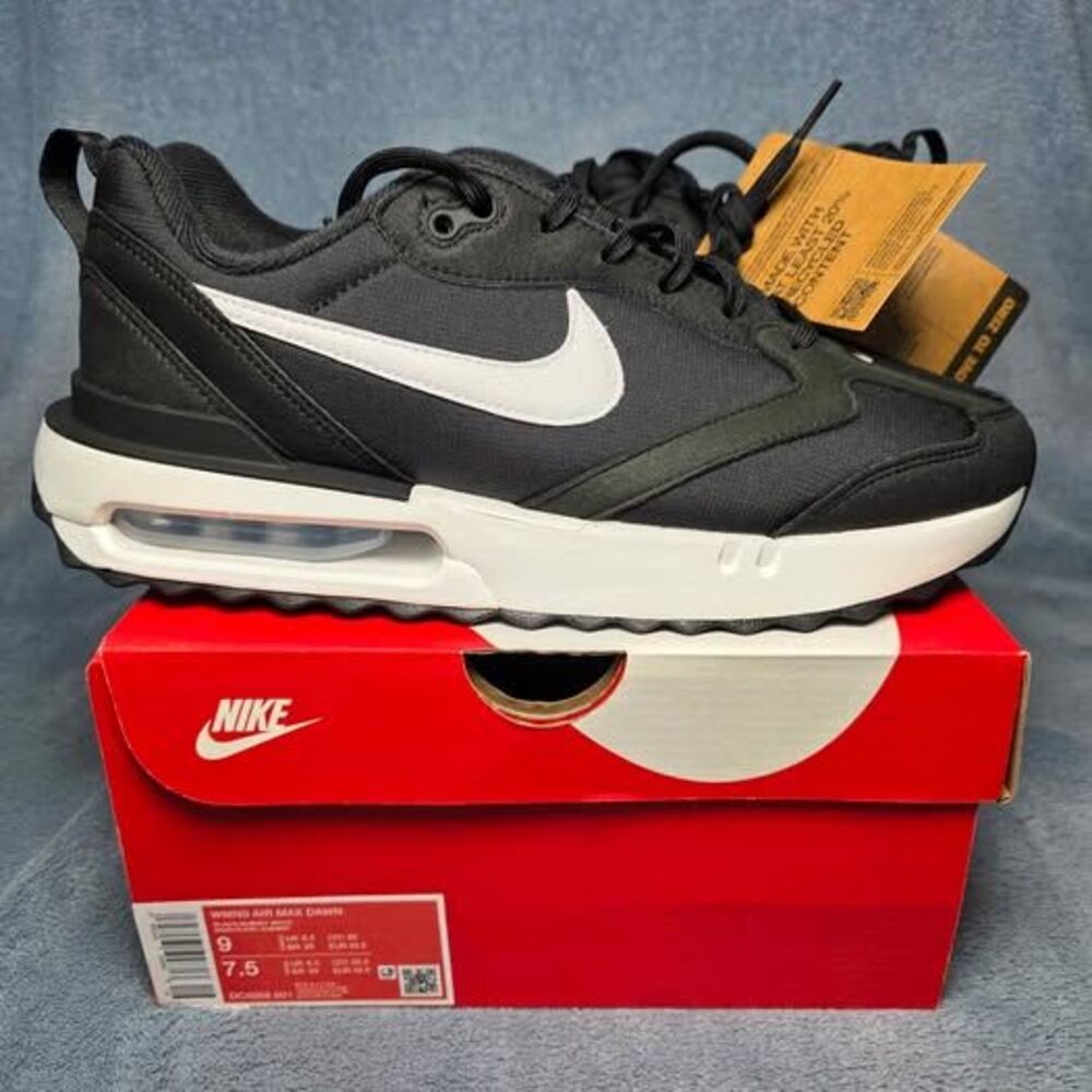 Nike WMNS Air Max Dawn Black/White Sneakers Womens Size 9 / Men's 7.5